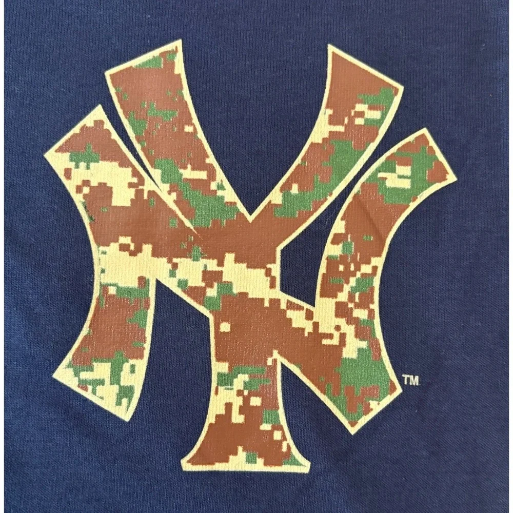 Vintage Derek Jeter Majestic Yankees T-Shirt | Camo | NWT | Small
